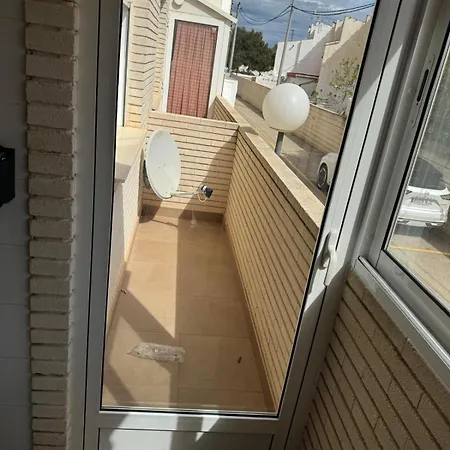 Bajo Con Jardin Junto A La Playa Dénia